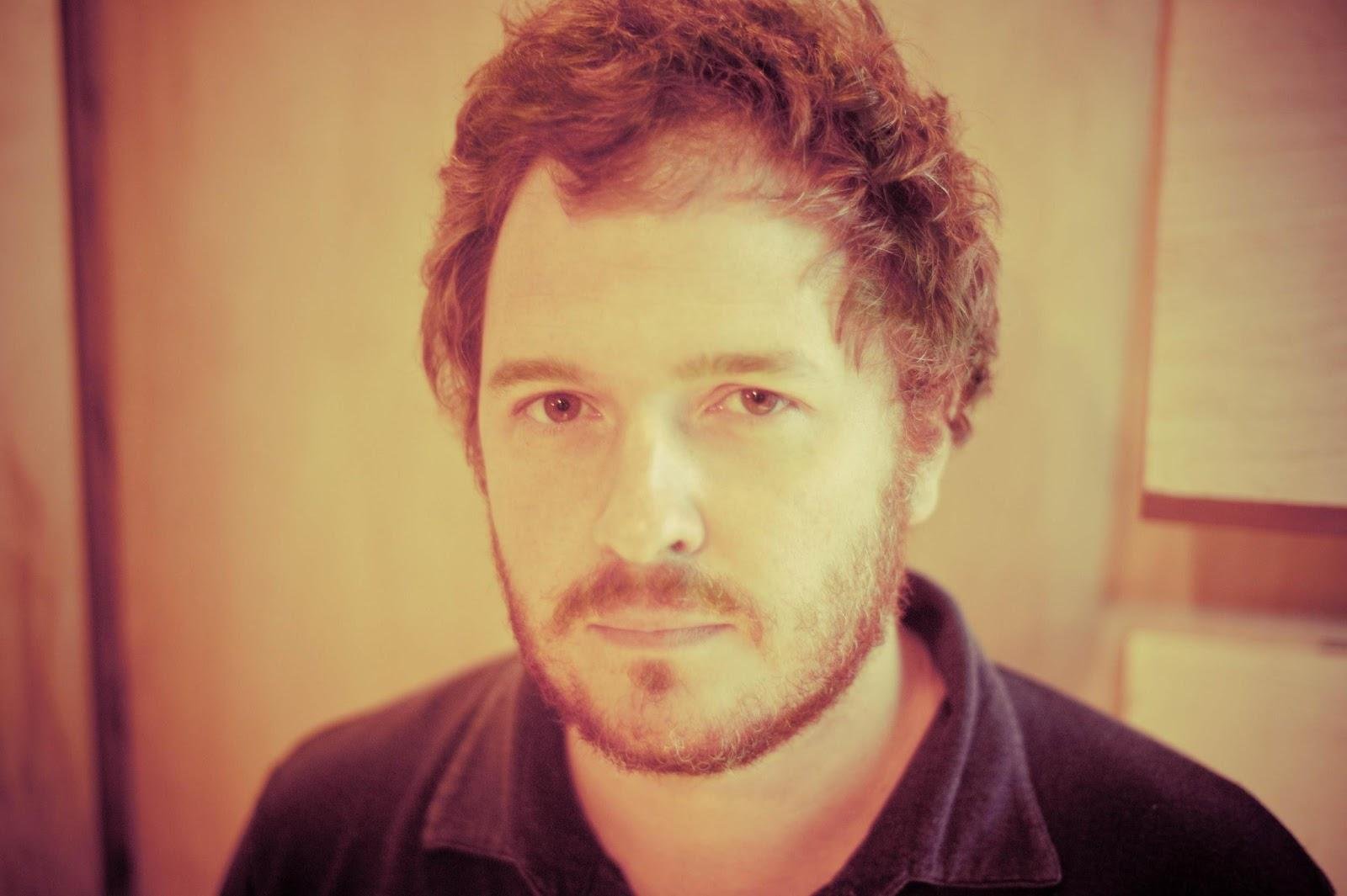 Diretor e dramaturgo Pedro Br&iacute;cio recebeu alguns dos principais pr&ecirc;mios do pa&iacute;s e tem textos traduzidos para o ingl&ecirc;s, espanhol e alem&atilde;o.