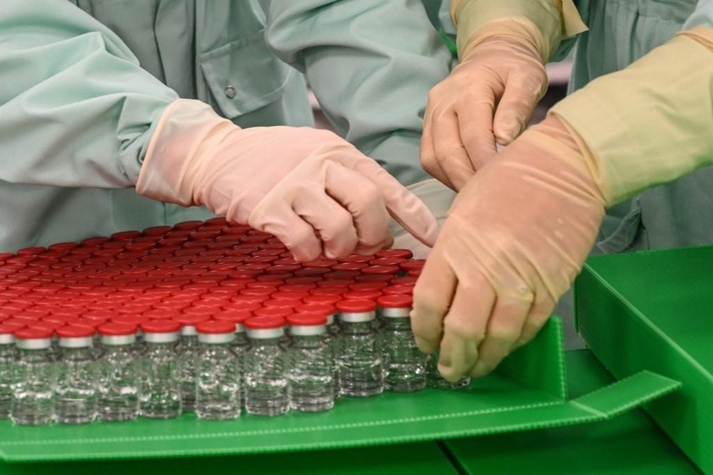 Em todo o mundo, pandemia j&aacute; provocou ao menos 1,27 milh&atilde;o de mortes e infectou 51,5 milh&otilde;es de pessoas