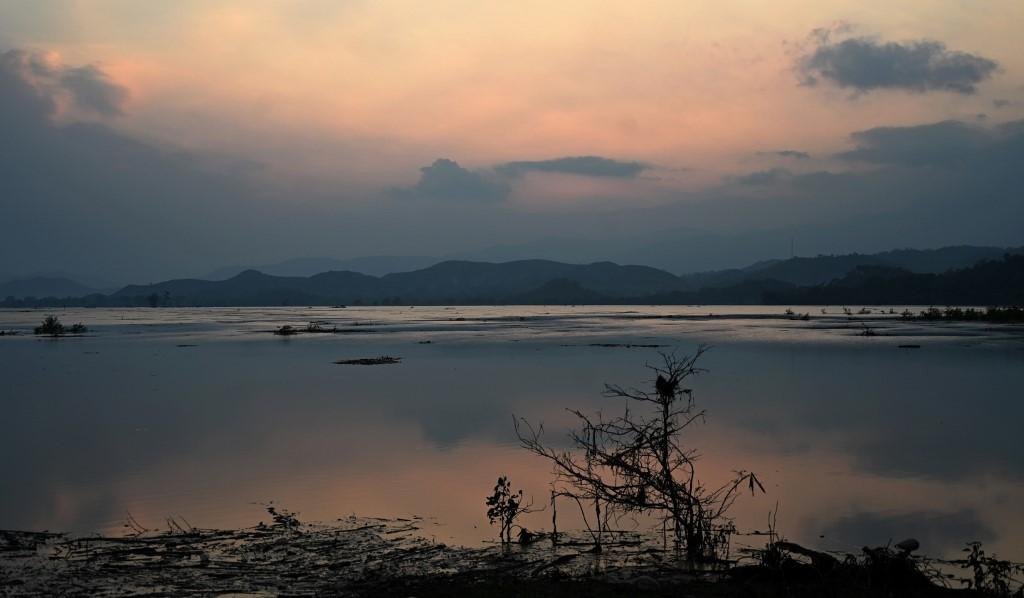 Cheias formaram espelhos d'&aacute;gua azuis, lembrando a apar&ecirc;ncia das lagoas tr&ecirc;s anos atr&aacute;s