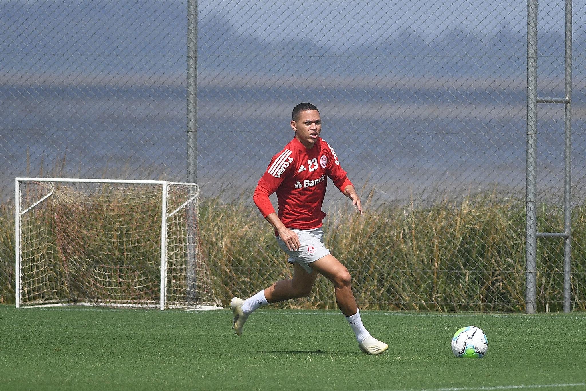 Inter &eacute; o l&iacute;der do campeonato