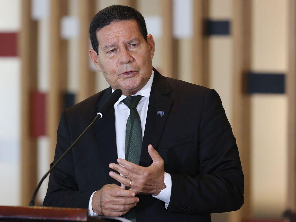 Mais cedo, Mour&atilde;o afirmou que "a vit&oacute;ria de Biden est&aacute; cada vez mais sendo irrevers&iacute;vel"