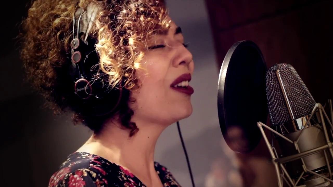 Cantora paulista Vanessa Moreno &eacute; uma das grandes revela&ccedil;&otilde;es da m&uacute;sica brasileira dos &uacute;ltimos anos
