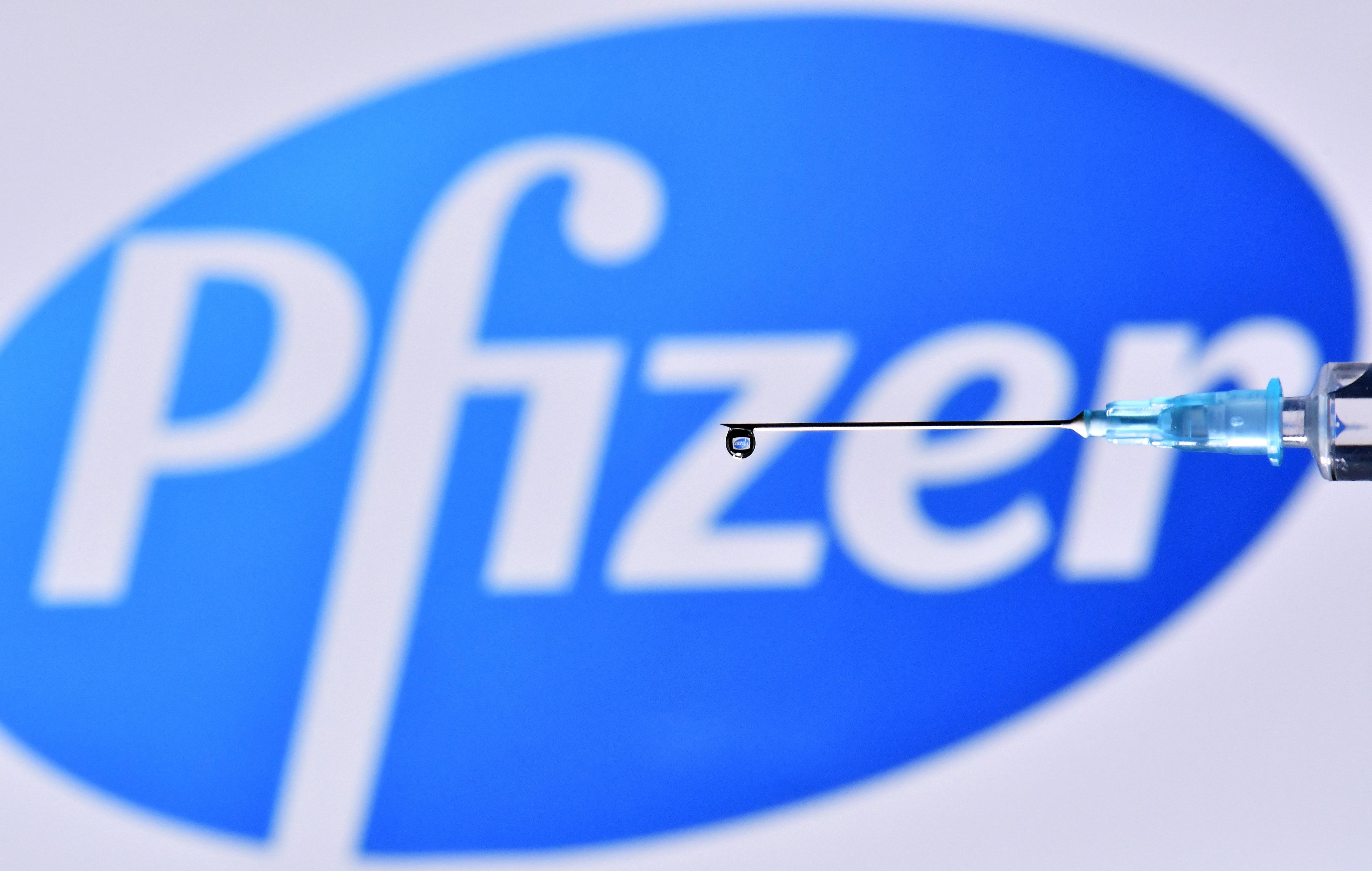 As empresas esperam produzir globalmente at&eacute; 50 milh&otilde;es de doses em 2020 e at&eacute; 1,3 bilh&atilde;o de doses at&eacute; o final de 2021