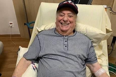 Raul Gil deve receber alta ainda nesta quarta
