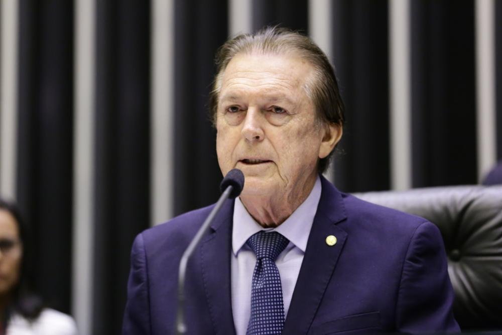 Presidente do PSL apresentou sintomas e aguarda o resultado do teste