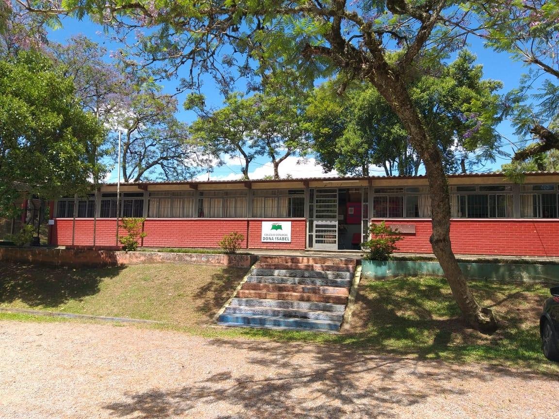 Ser&atilde;o entregues 88 smartphones para alunos do Col&eacute;gio Estadual Dona Isabel