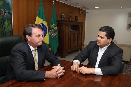 A reuni&atilde;o ocorreu no Pal&aacute;cio do Planalto e n&atilde;o consta na agenda oficial de Bolsonaro
