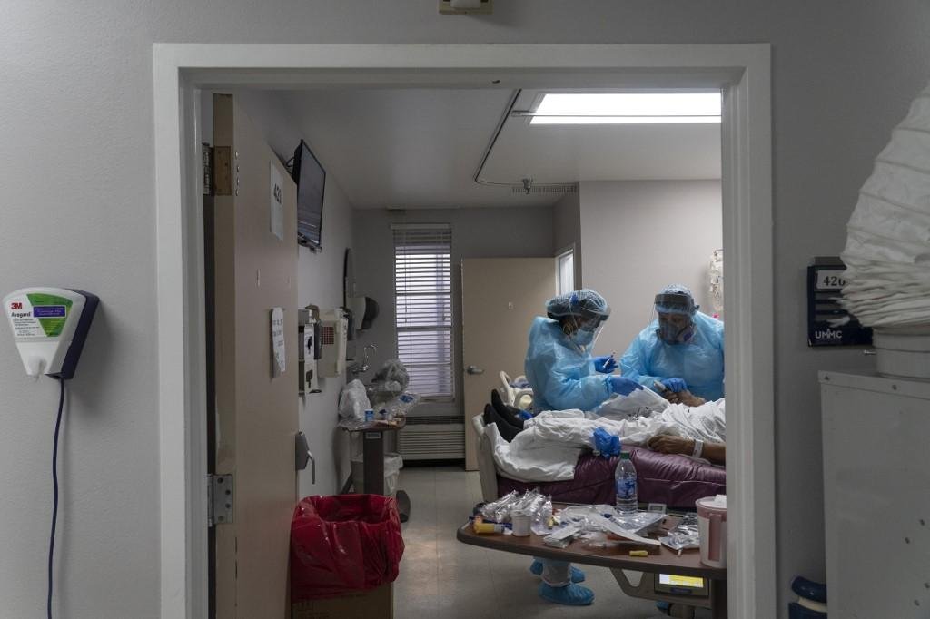 Ao todo, desde o in&iacute;cio da pandemia, a OMS j&aacute; contabilizou 56.623.643 casos de infec&ccedil;&otilde;es em todo o planeta