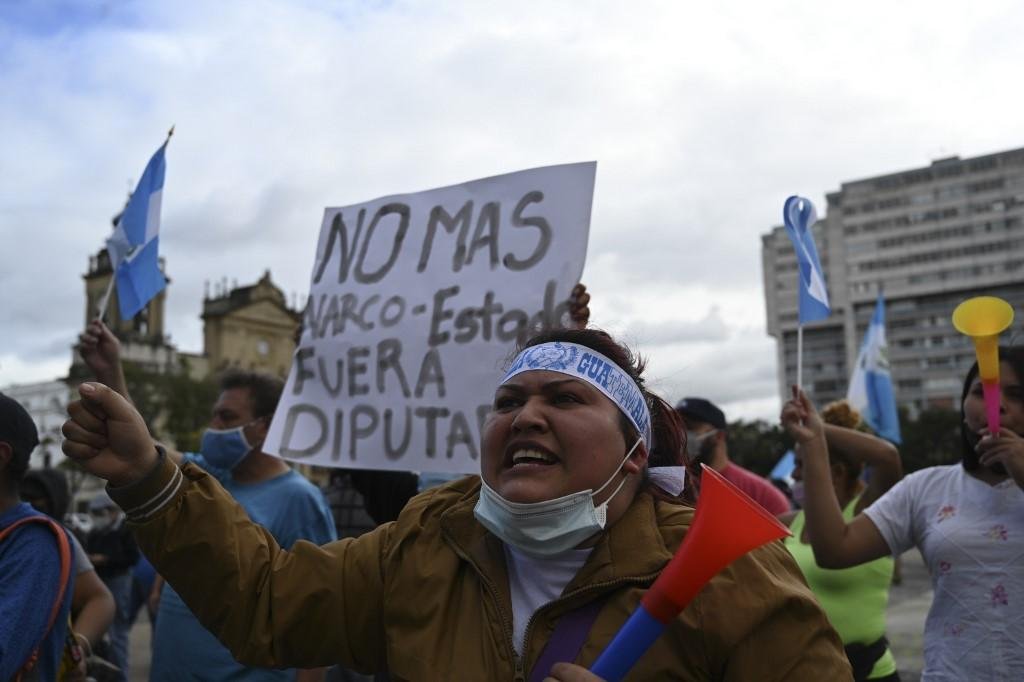 Manifestantes protestaram contra o pol&ecirc;mico or&ccedil;amento para o pr&oacute;ximo ano