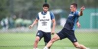 Grêmio treinou em São Paulo nesta terça-feira e iniciou o deslocamento para o Paraguai