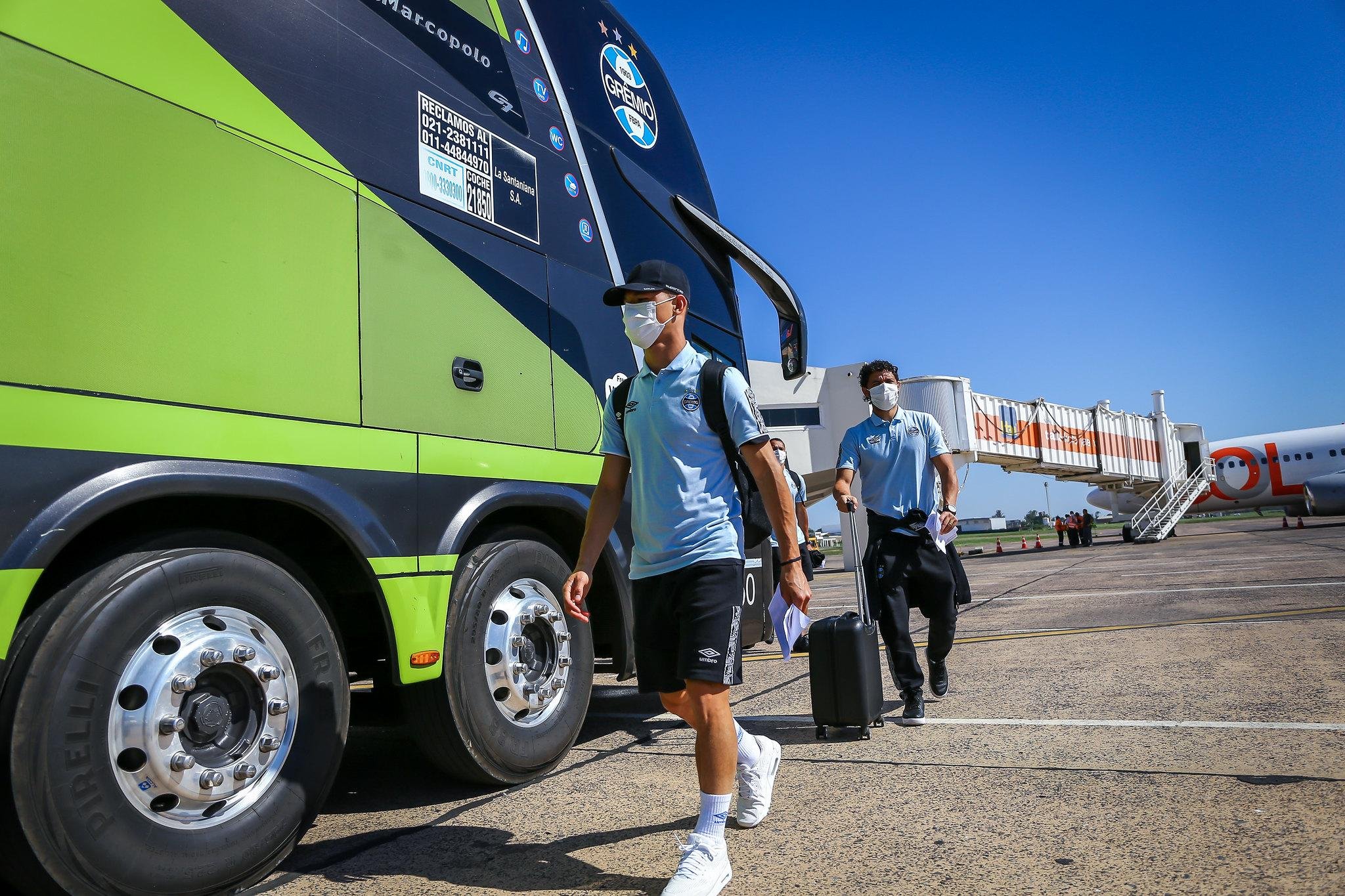 Gr&ecirc;mio desembarcou no Paraguai com d&uacute;vida na zaga