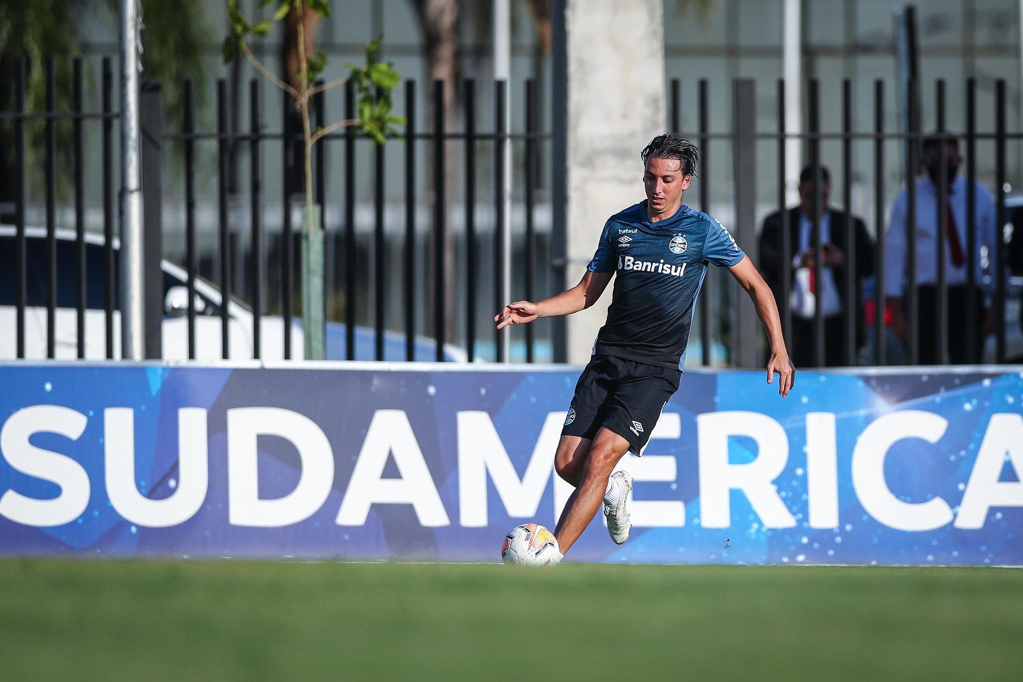Geromel deve ser titular nesta quinta-feira