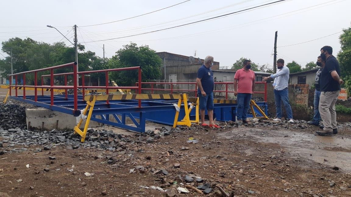Parte do material j&aacute; era da SEMIUR e est&aacute; sendo reutilizado