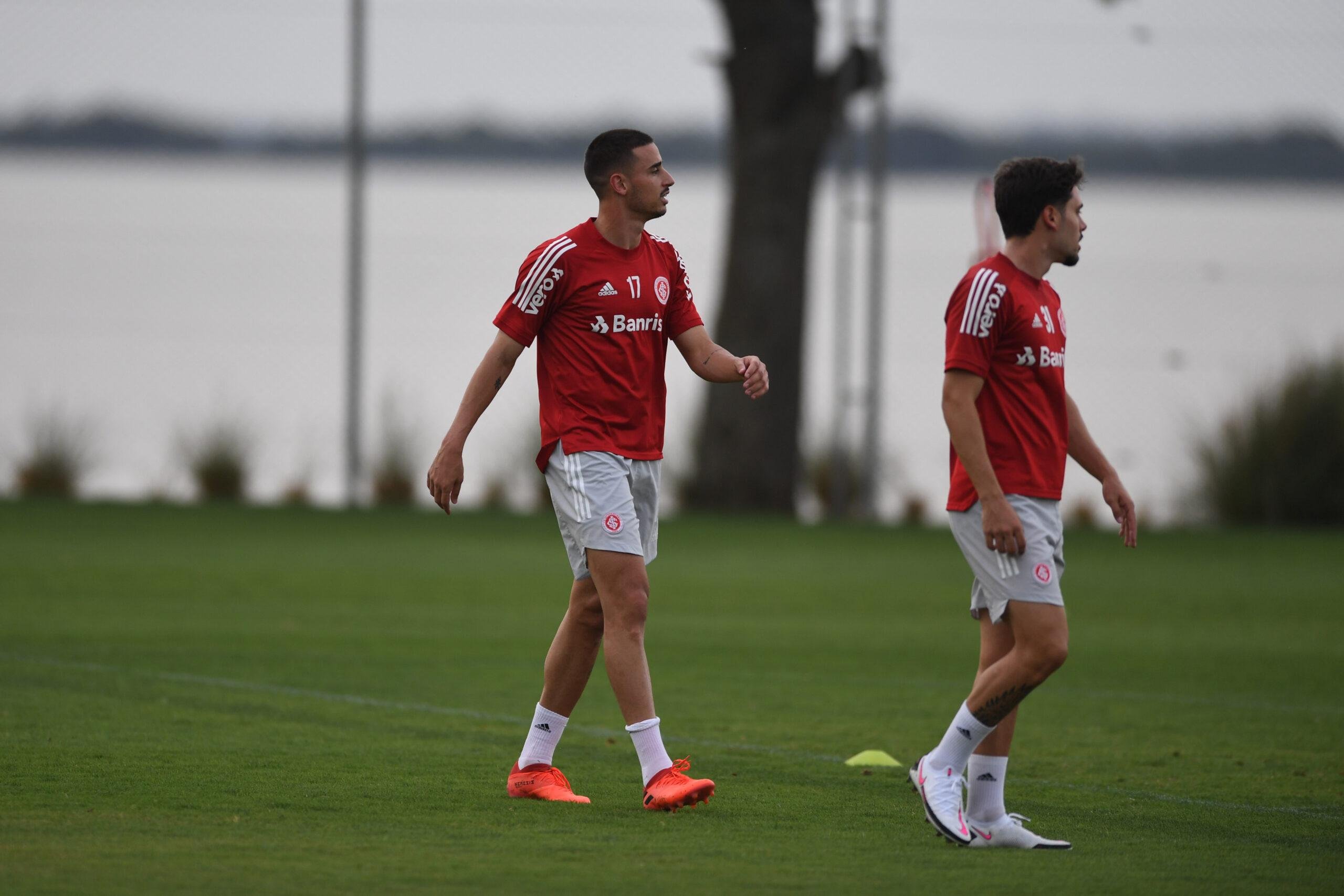 Com o adiamento do jogo contra o Boca Juniors, o Inter deve ter for&ccedil;a m&aacute;xima contra o Atl&eacute;tico-GO