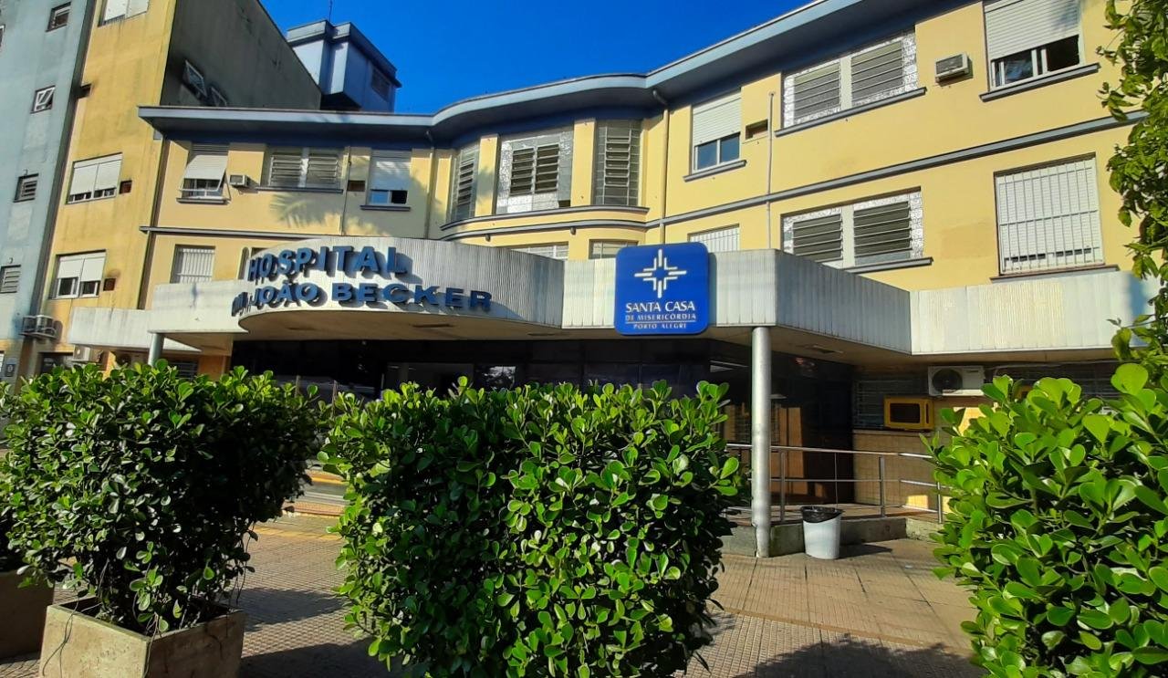 A casa de sa&uacute;de informou que vai prestar atendimento apenas aos pacientes com casos mais graves