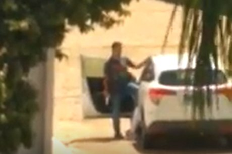 Estudante de 31 anos foi feita ref&eacute;m no estacionamento do campus nesta sexta-feira