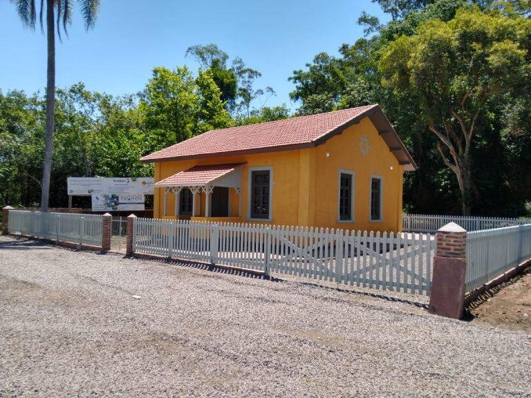 A Casa conta com um sal&atilde;o para cerca de 80 pessoas e salas que poder&atilde;o ser utilizadas para oficinas e atividades
