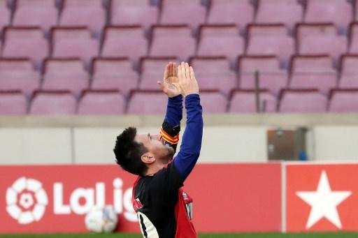 Messi homenageou Maradona com camisa do Newells Old Boys