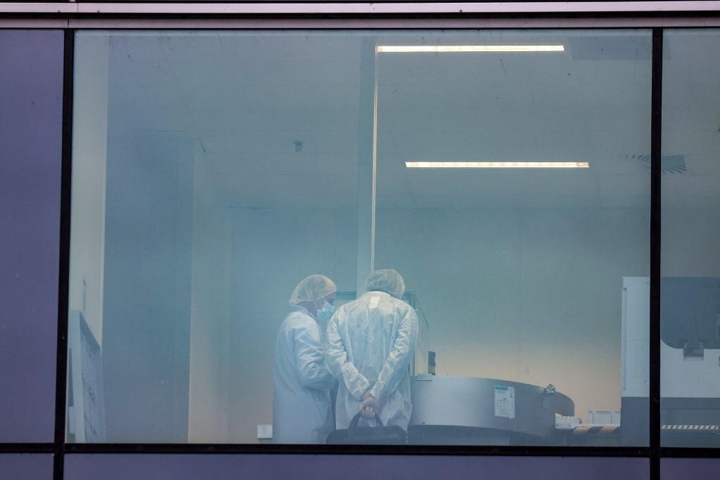Laborat&oacute;rio precisou fazer mudan&ccedil;as na cadeia de fornecedores