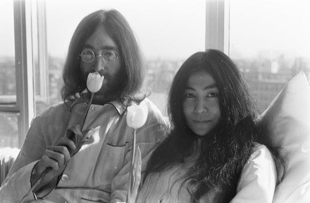 Entre os dias 25 e 31 de mar&ccedil;o de 1969, Lennon e Yoko se deitaram na cama da su&iacute;te 702 do hotel Hilton Amsterdam para falar de paz