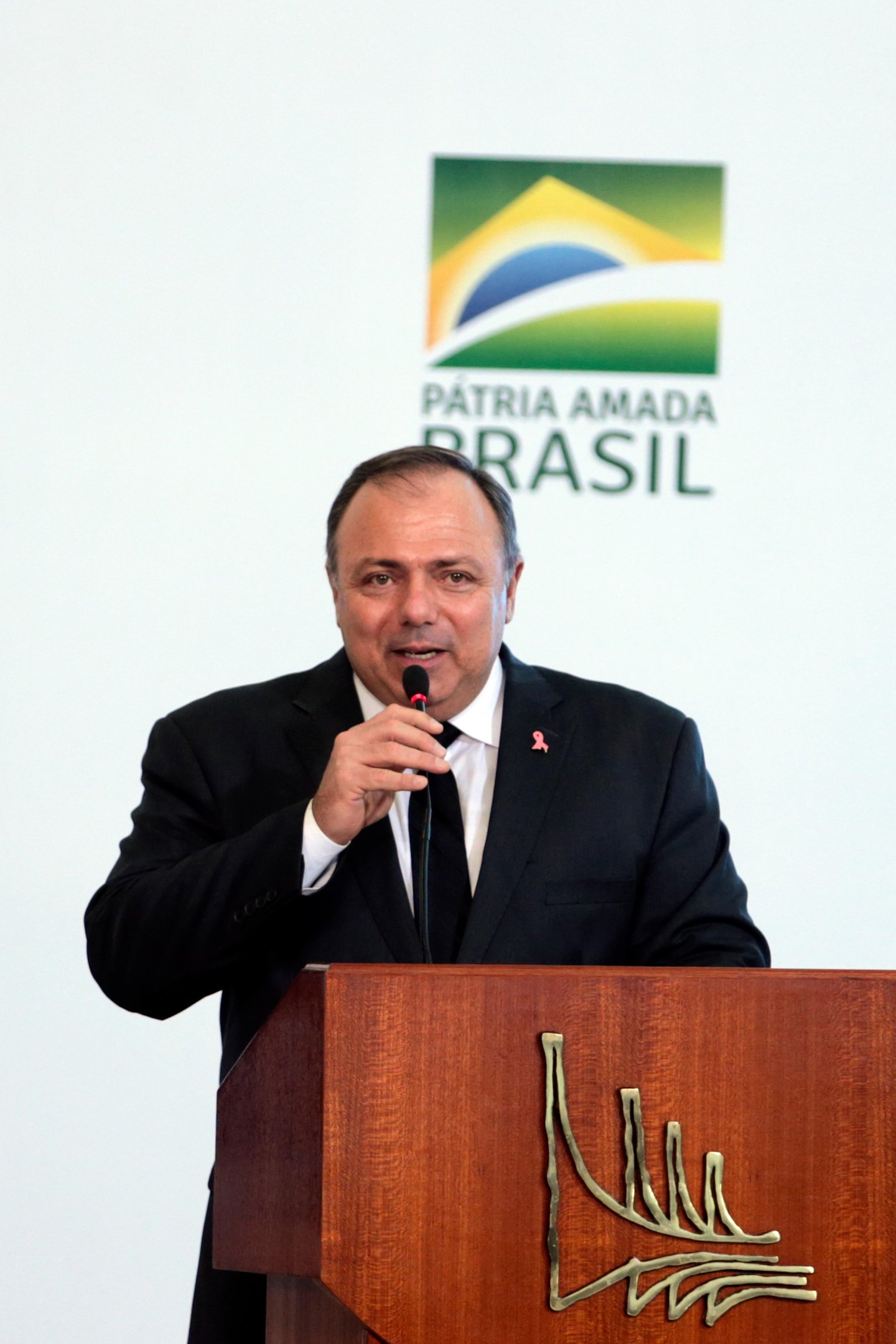 Pazuello disse ainda que o Minist&eacute;rio da Sa&uacute;de acompanha a evolu&ccedil;&atilde;o de todos imunizantes em passos acelerados