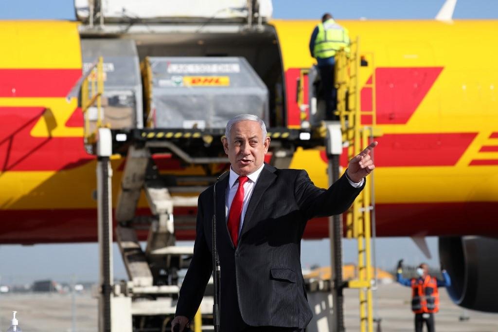 Servi&ccedil;os de sa&uacute;de p&uacute;blica poderiam administrar 60 mil doses di&aacute;rias, segundo Binyamin Netanyahu
