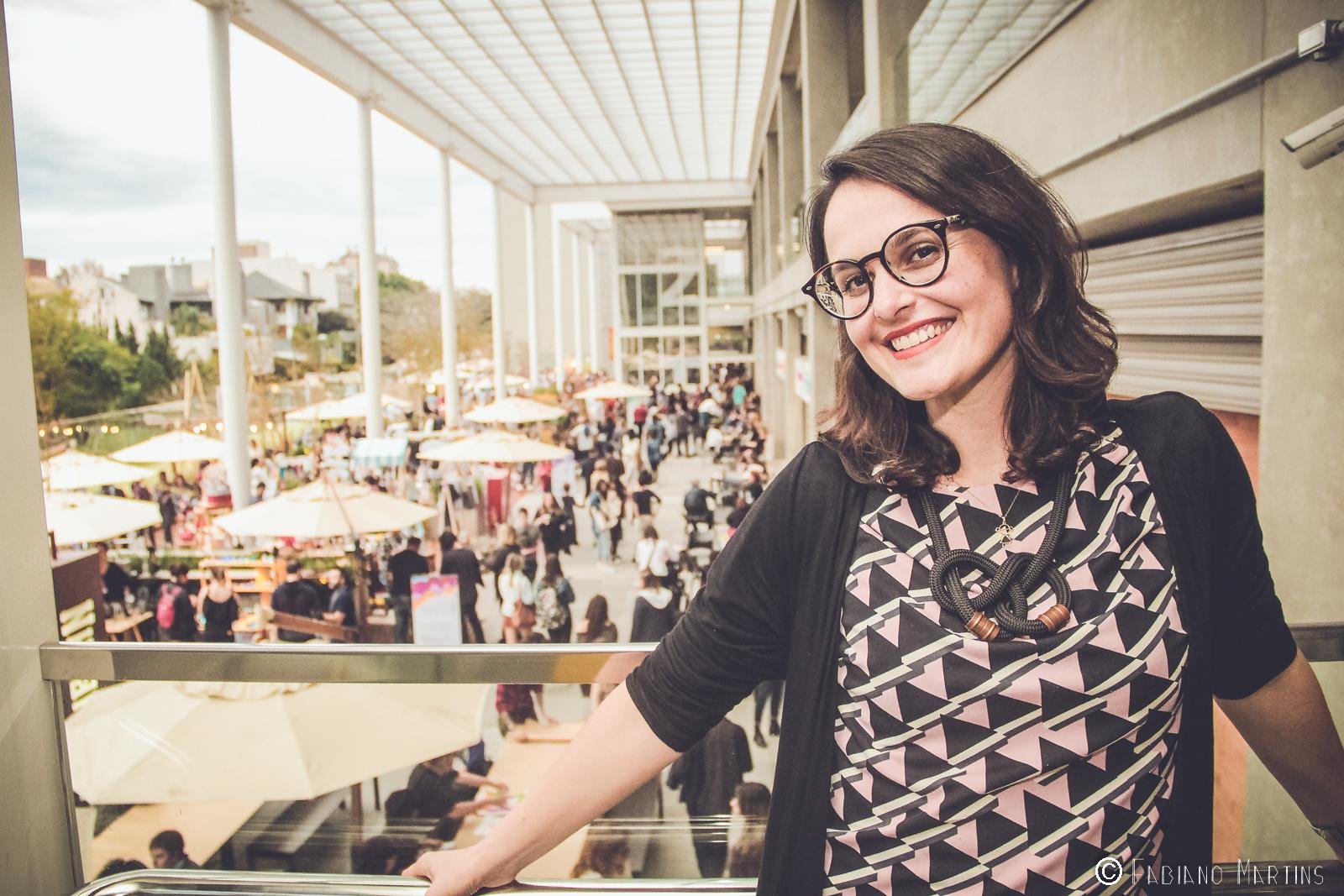 Camila Farina &eacute; curadora da OPEN Feira de Design.