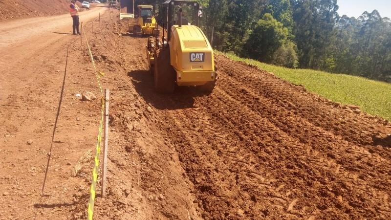 Os servi&ccedil;os compreendem tr&ecirc;s quil&ocirc;metros da estrada
