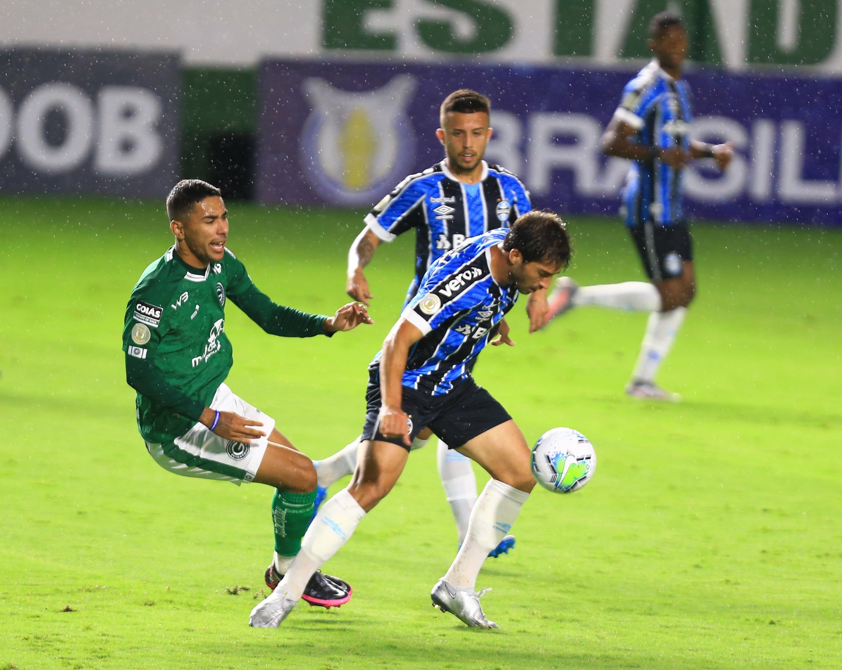 Tricolor faz bom primeiro tempo, com muitas chances