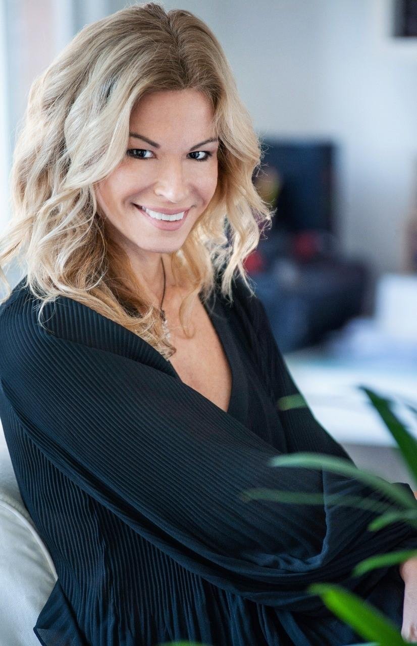 Escritora Leticia Wierzchowski fala do livro &lsquo;Estrelas fritas com a&ccedil;&uacute;car&rsquo;