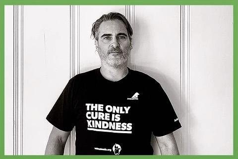 Joaquin Phoenix, fervoroso militante dos animais e ativista vegano, &eacute; produtor do filme