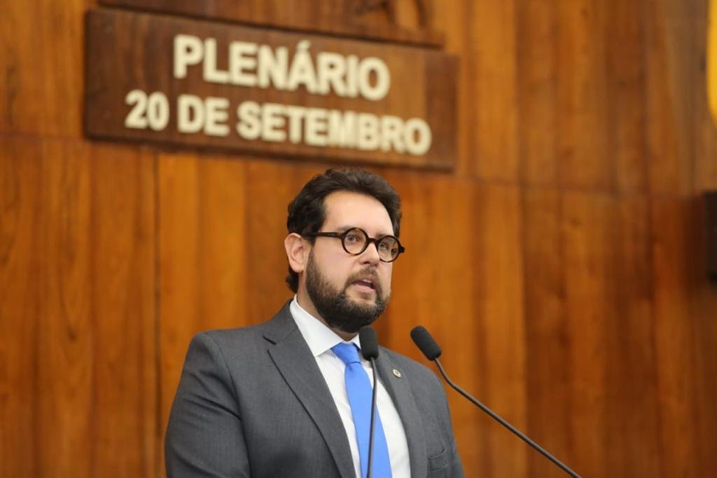 A justificativa &eacute; de que a obrigatoriedade de vacina&ccedil;&atilde;o fere os direitos individuais do cidad&atilde;o