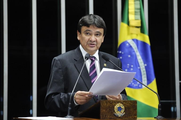 Wellington Dias, do Piau&iacute;: calend&aacute;rio longo de vacina&ccedil;&atilde;o e crescimento da pandemia