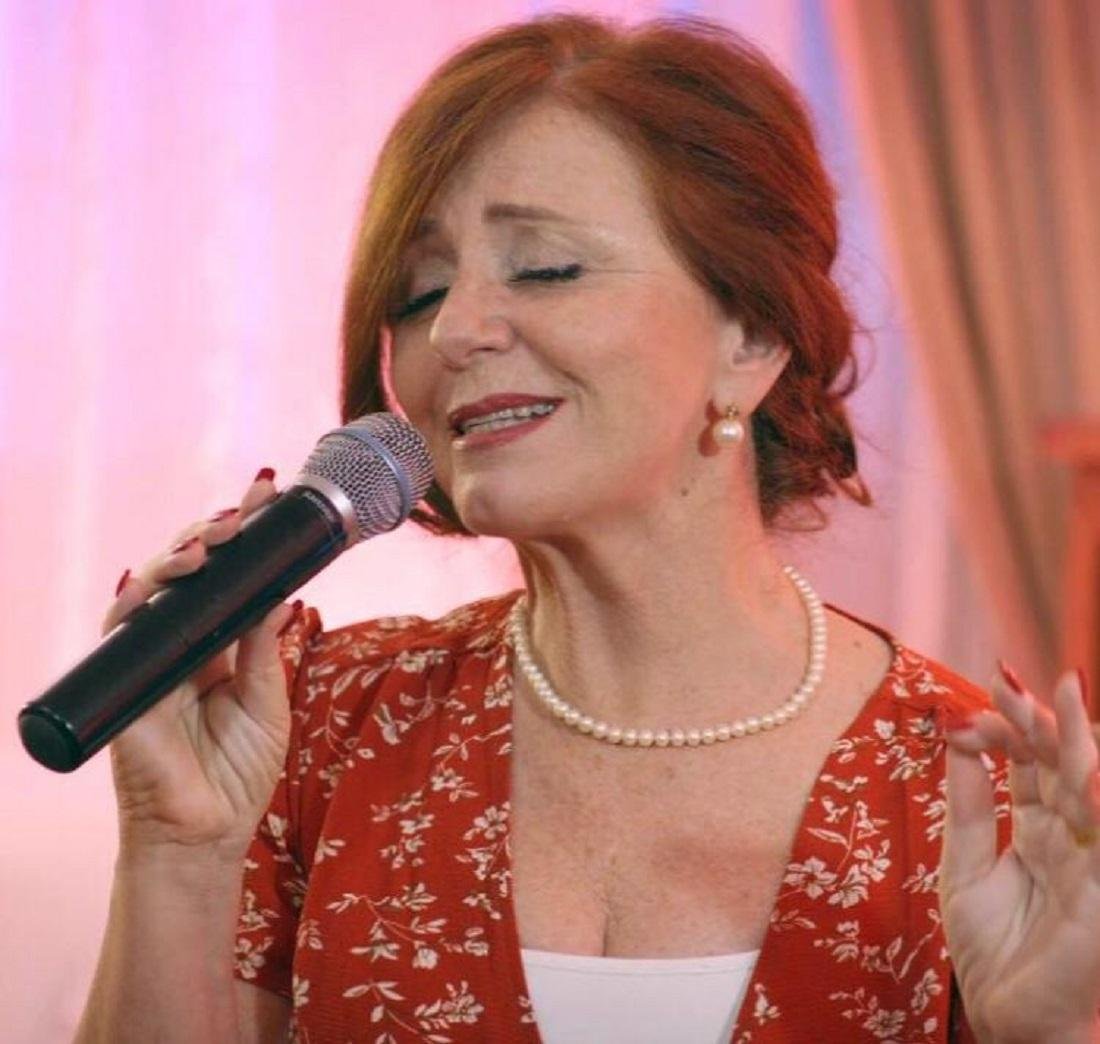 Isabela Foga&ccedil;a apresenta seis lives entre 20 e 25 de dezembro