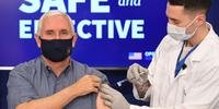 Mike Pence toma vacina contra a Covid-19