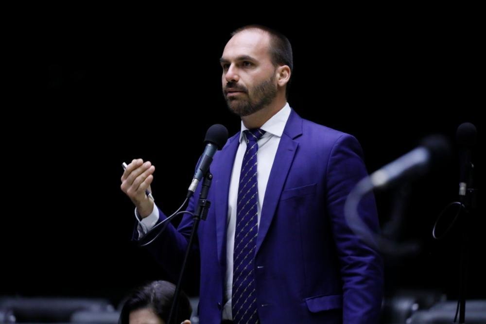 Em postagem na rede social, deputado mostrou que Maia somaria 281 votos e Arthur Lira 204