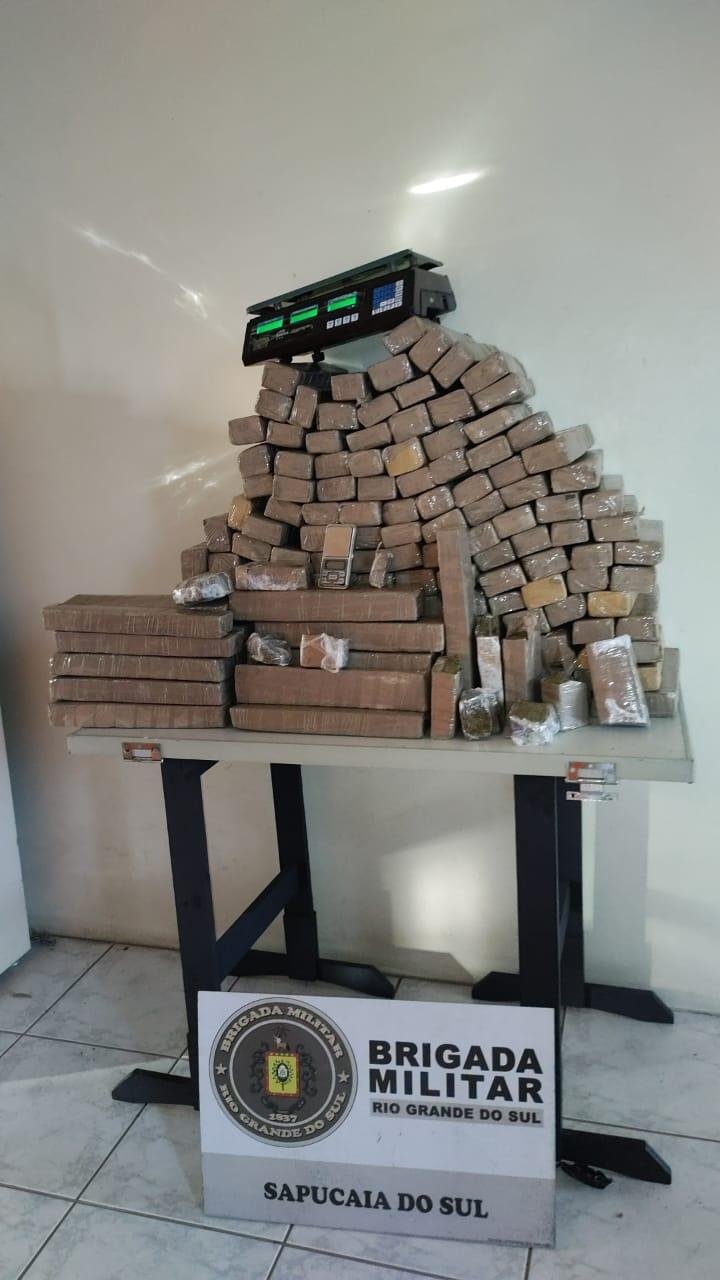 Ao total mais de 145 quilos de maconha foram apreendidos