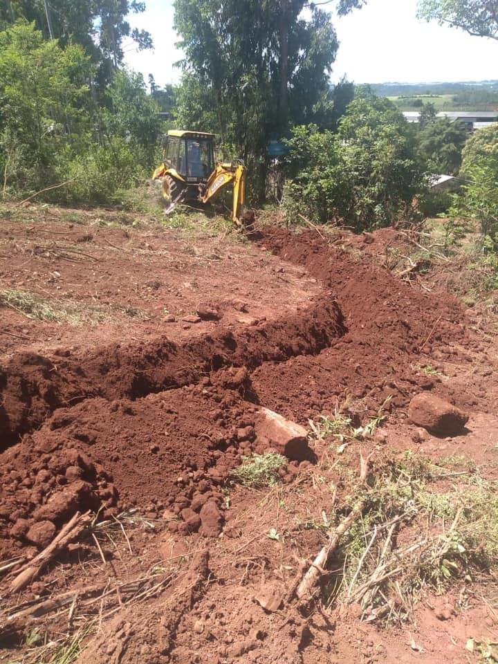 A obra est&aacute; sendo executada por uma equipe da prefeitura em parceria com moradores da regi&atilde;o contemplada