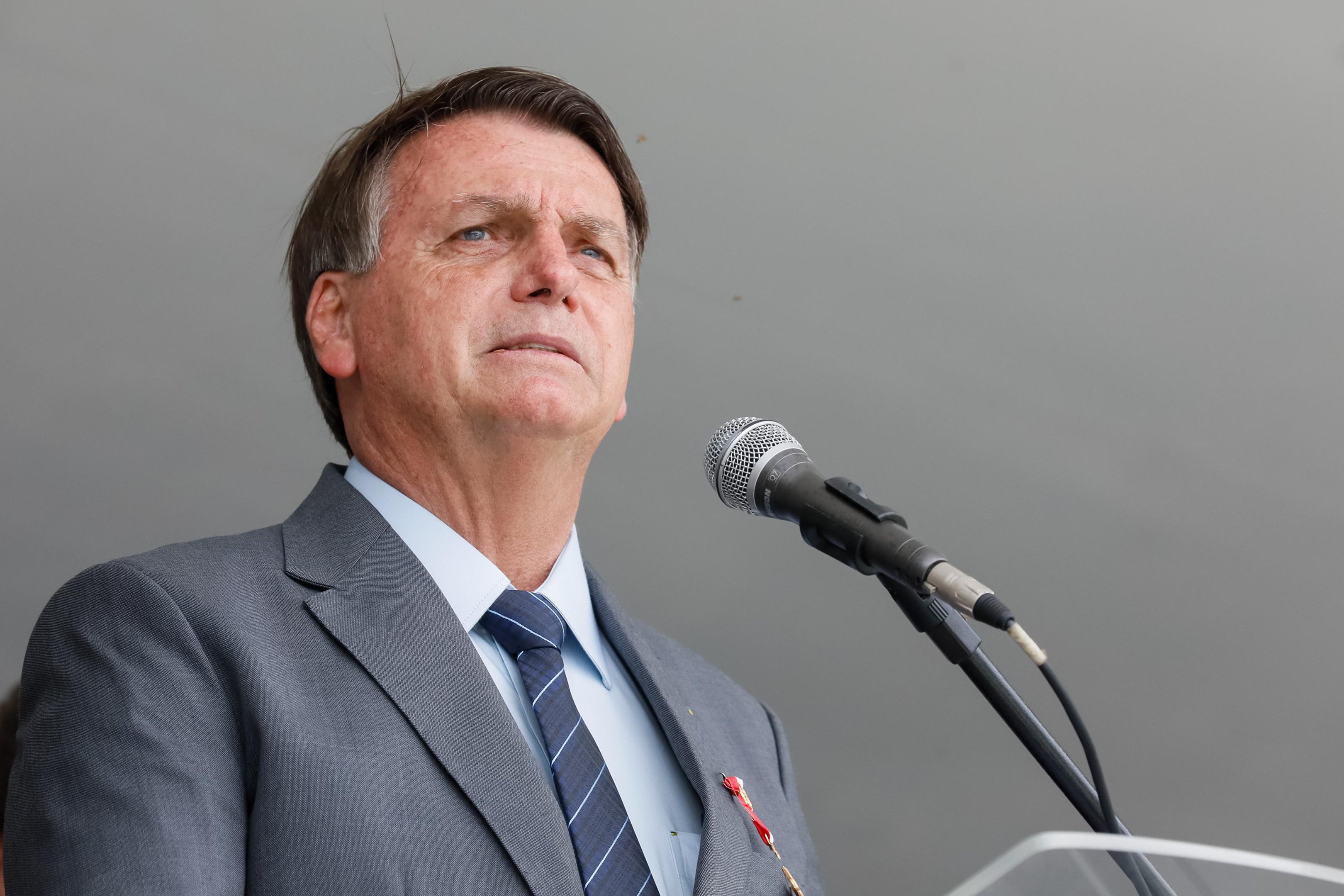 Medidas de impacto na pol&iacute;tica e na economia foram deixadas de lado