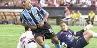 Marcelinho Paraíba brilhou e decidiu confronto para o Grêmio em 2001