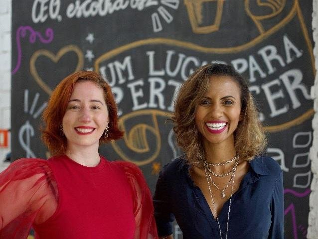 Carine Roos e Kak&aacute; Rodrigues, s&oacute;cias-fundadoras da Newa
