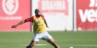 Rodrigo Moledo está fora da partida contra o Bahia por suspensão