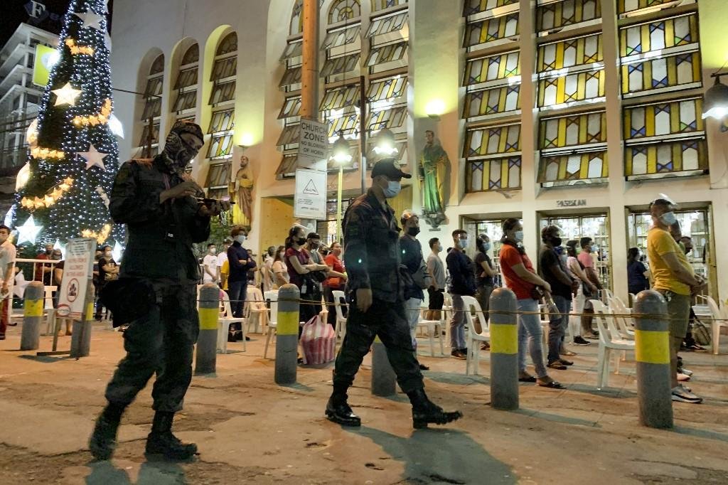 Celebra&ccedil;&otilde;es de Natal tiveram que ser interrompidas devido ao movimento de pr&eacute;dios gerados pelo sismo