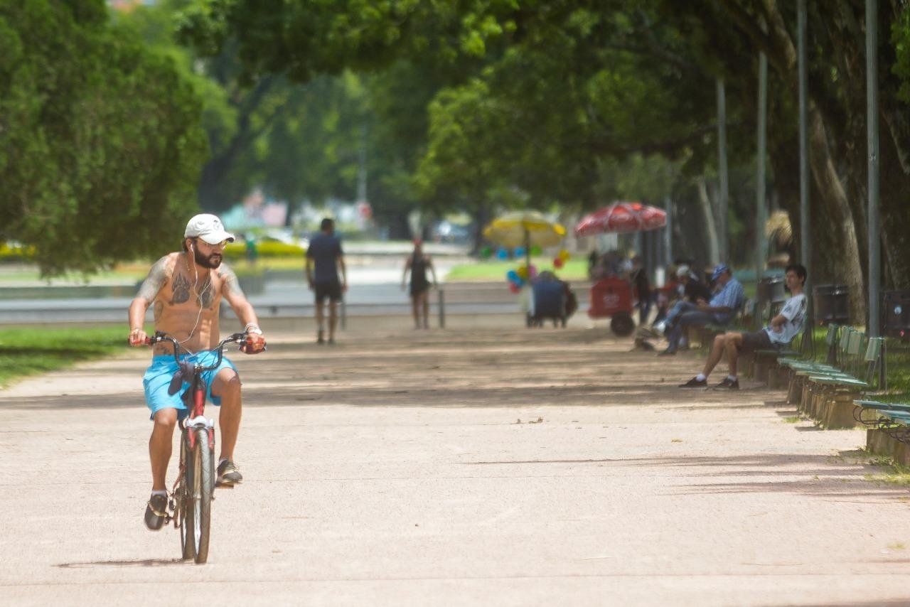 Segunda-feira ser&aacute; de sol e calor no RS