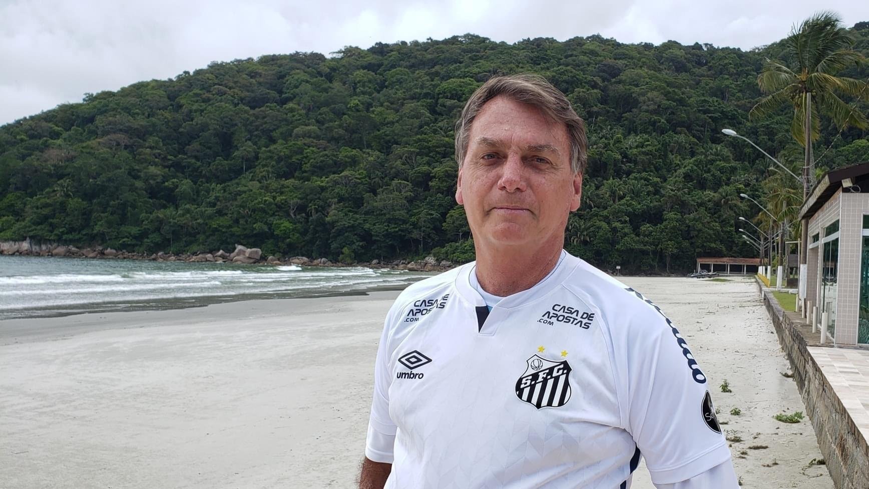 Presidente que chegou ao Guaruj&aacute; nesta tarde para passar o feriado anunciou em rede social que participar&aacute; de evento que arrecadar&aacute; doa&ccedil;&otilde;es