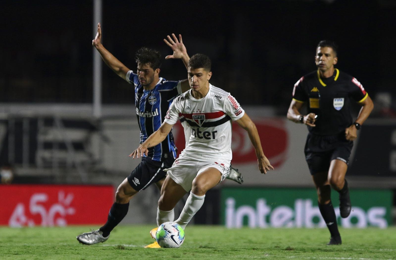 S&atilde;o Paulo reclamou da arbitragem ap&oacute;s o fim do jogo