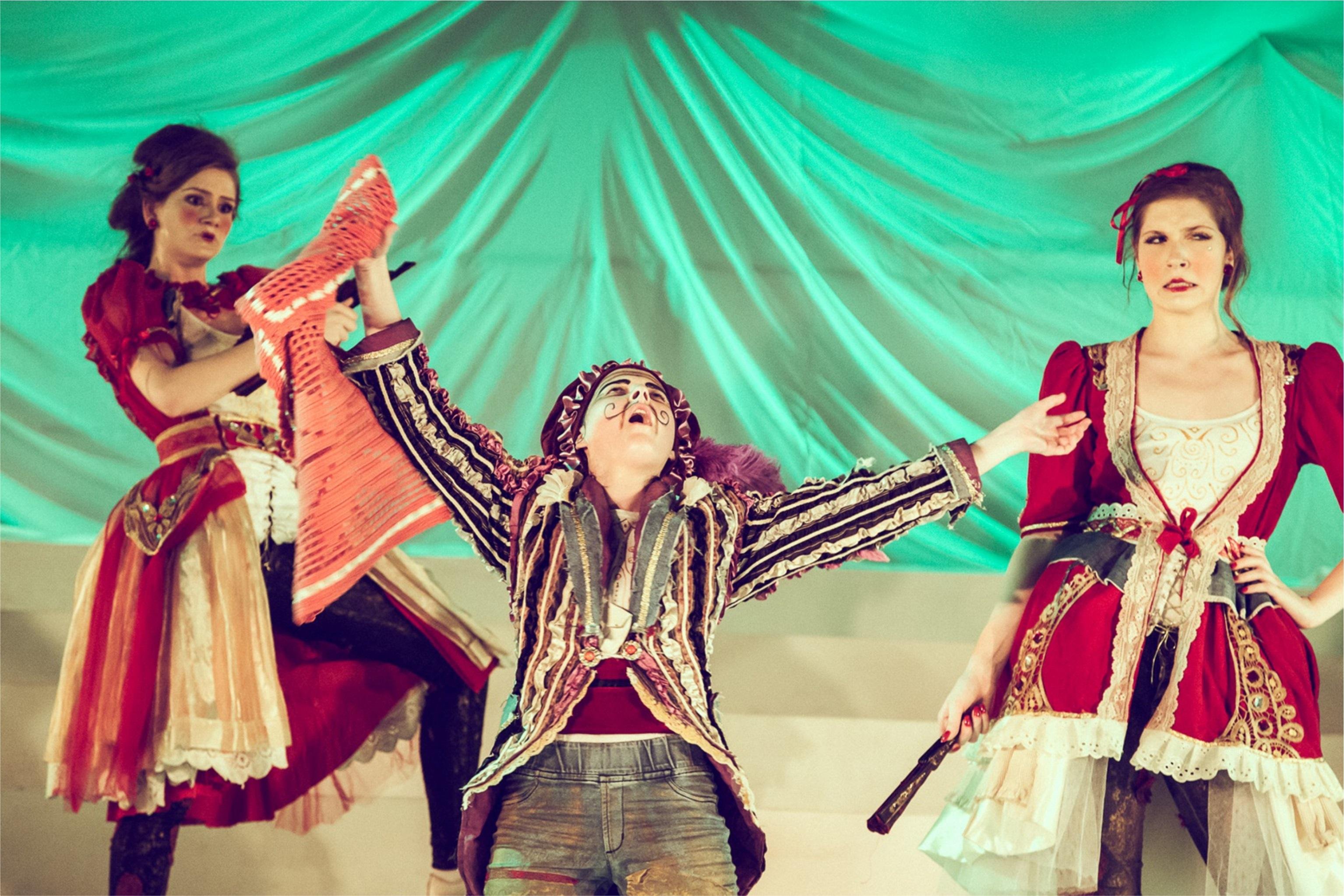 Cena da pe&ccedil;a teatral 'Trabalhos de Amor Perdidos'