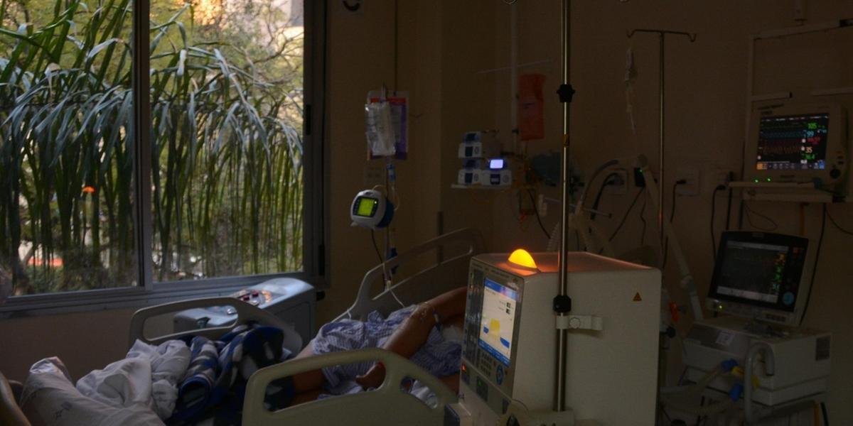 A taxa de ocupa&ccedil;&atilde;o de leitos UTI em geral est&aacute; em 77,7% no Estado