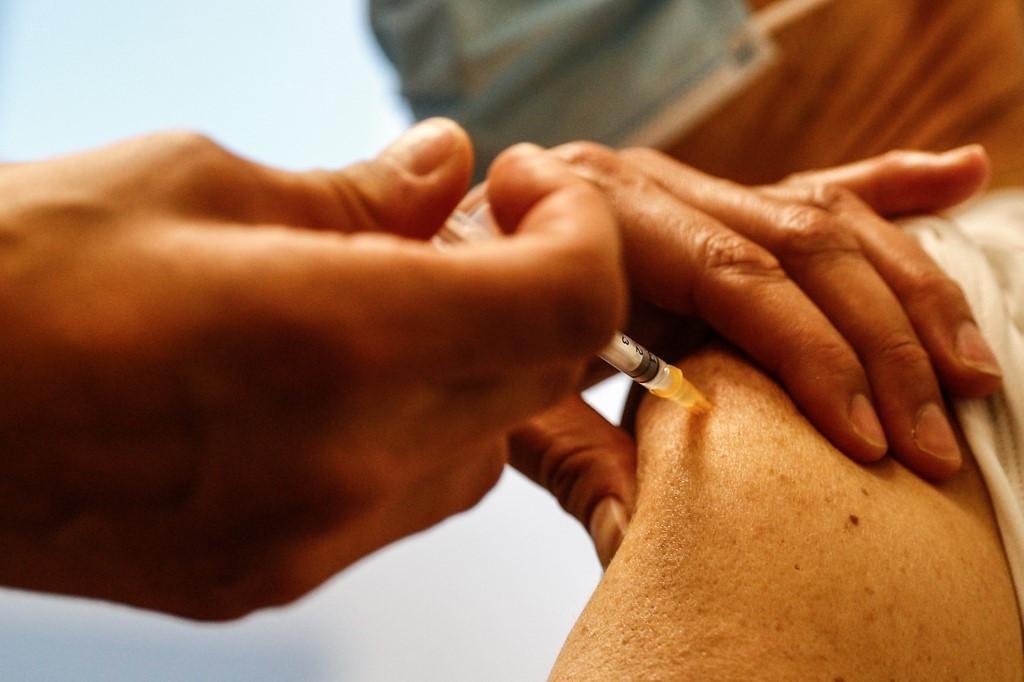 A Fran&ccedil;a vacinou pouco mais de 500 pessoas