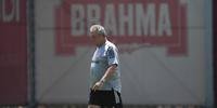 Vaga direta na Libertadores poderia mudar destino de Abel Braga no Inter
